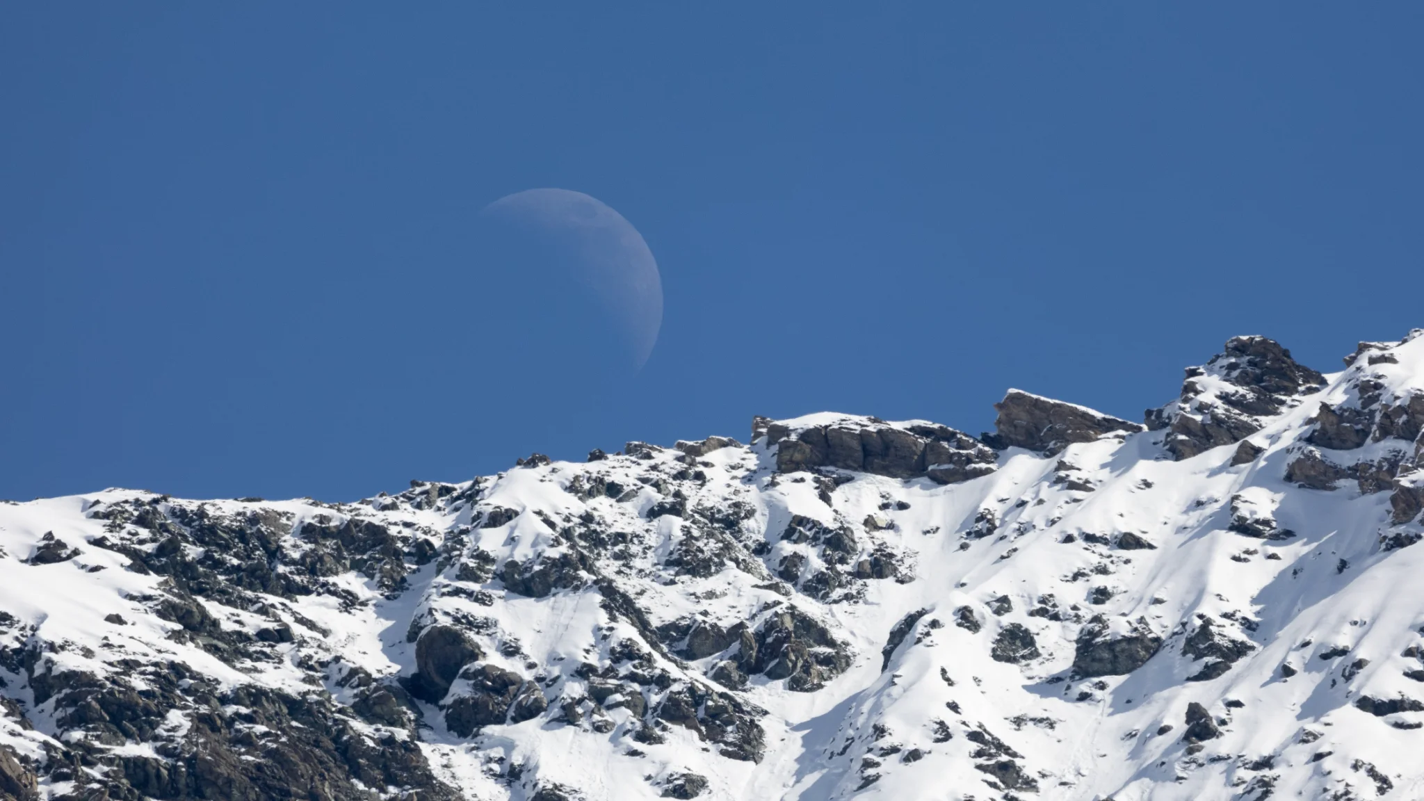 Daytime Moon — Marek Piwnicki