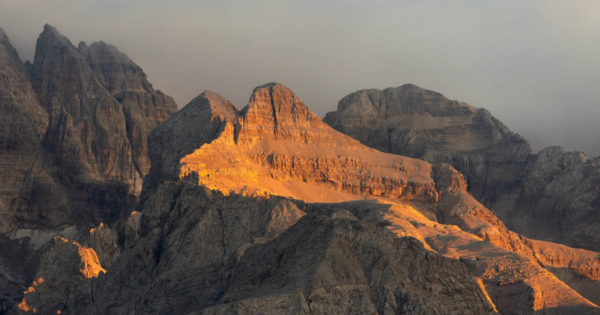 Last Peak Lit — Marek Piwnicki