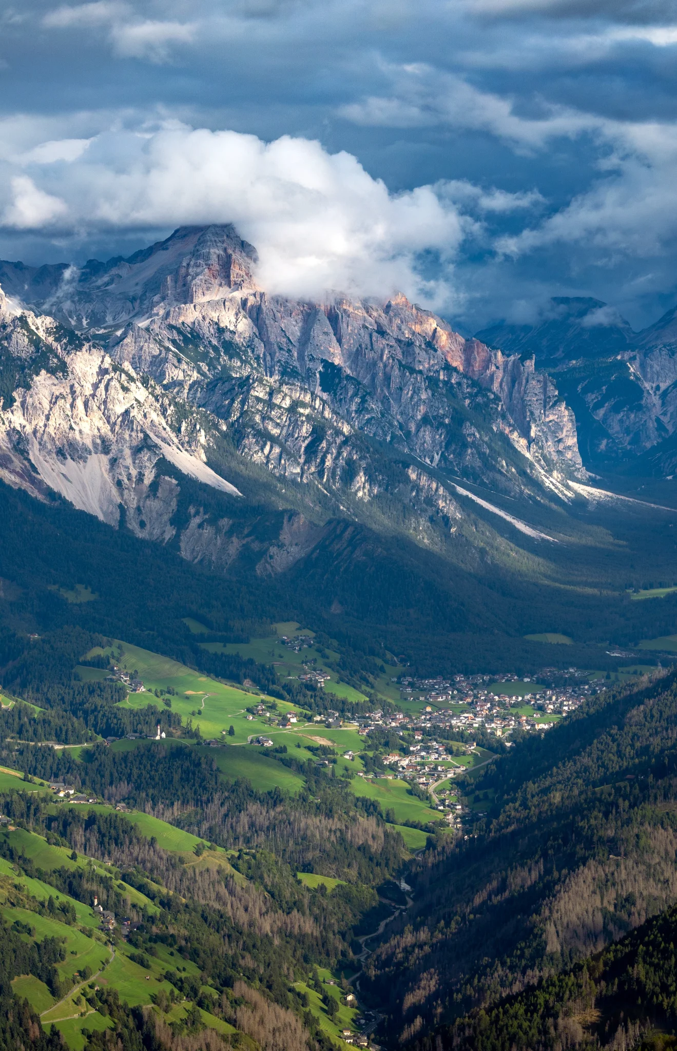 Valley Light — Marek Piwnicki