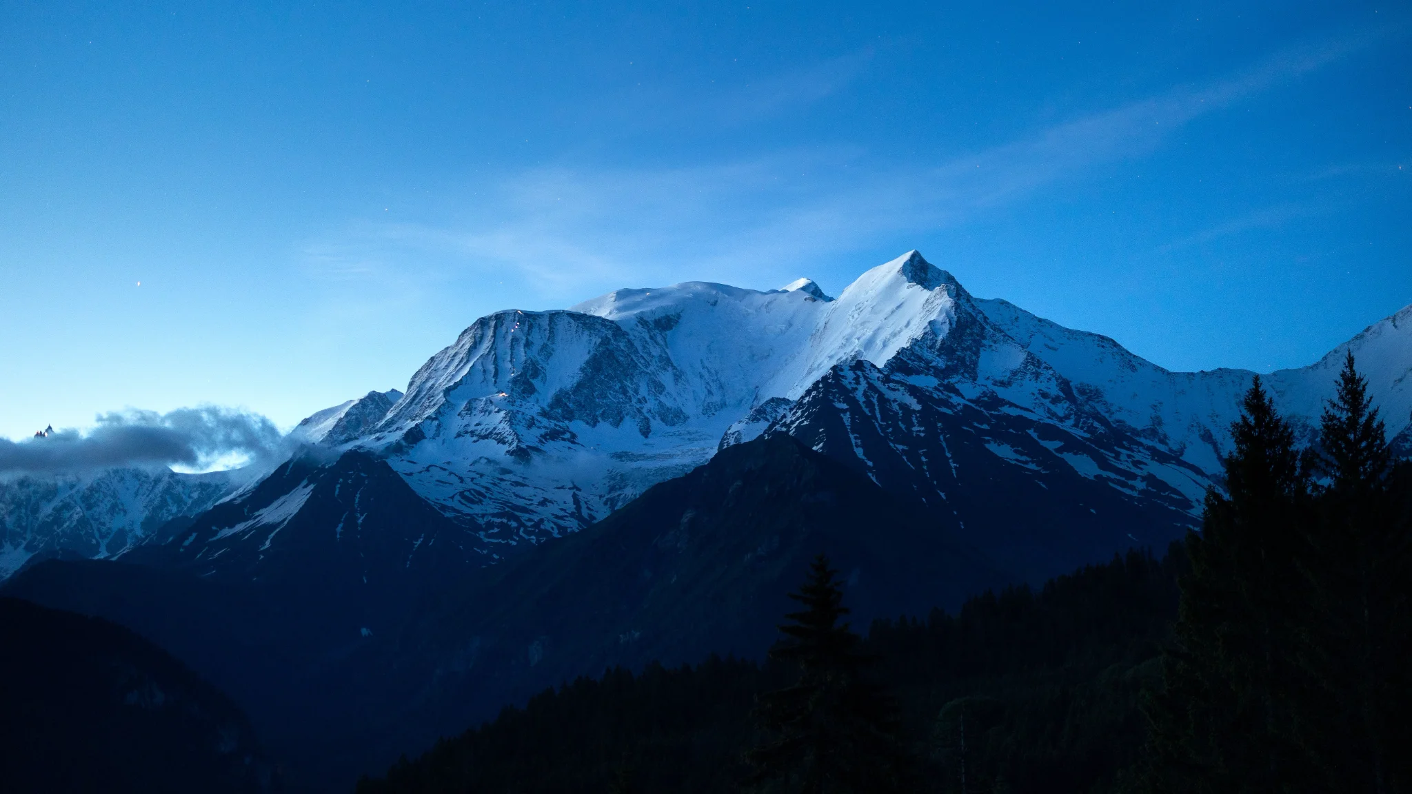 Blue Hour — Marek Piwnicki