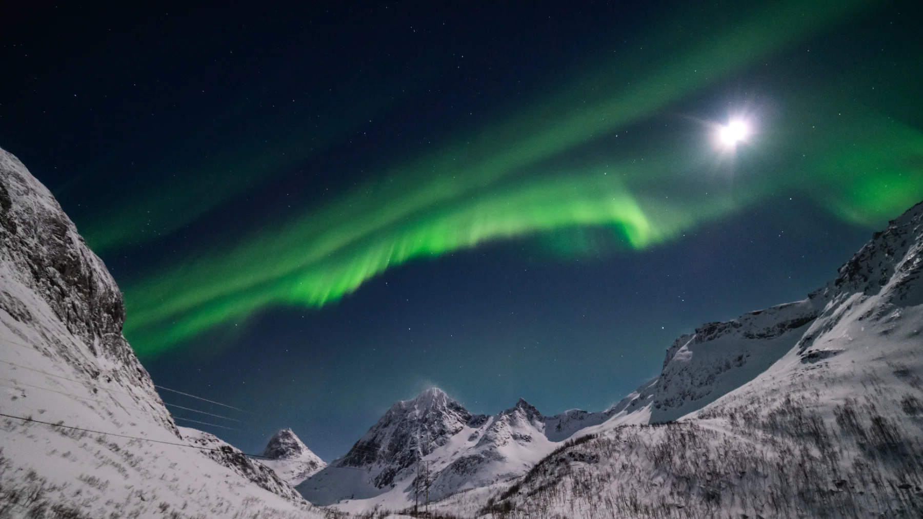 Moon and Aurora — Tobias Bjørkli
